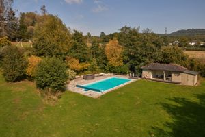 Communal Gardens- click for photo gallery